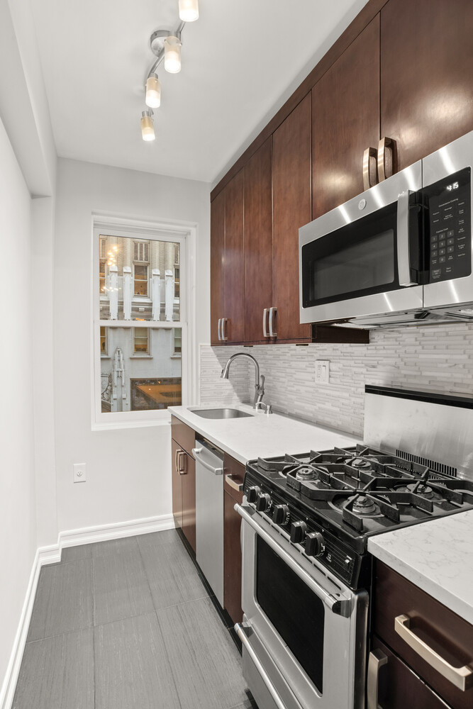 #6 photo, 220 MADISON Avenue, Midtown , NY 10016