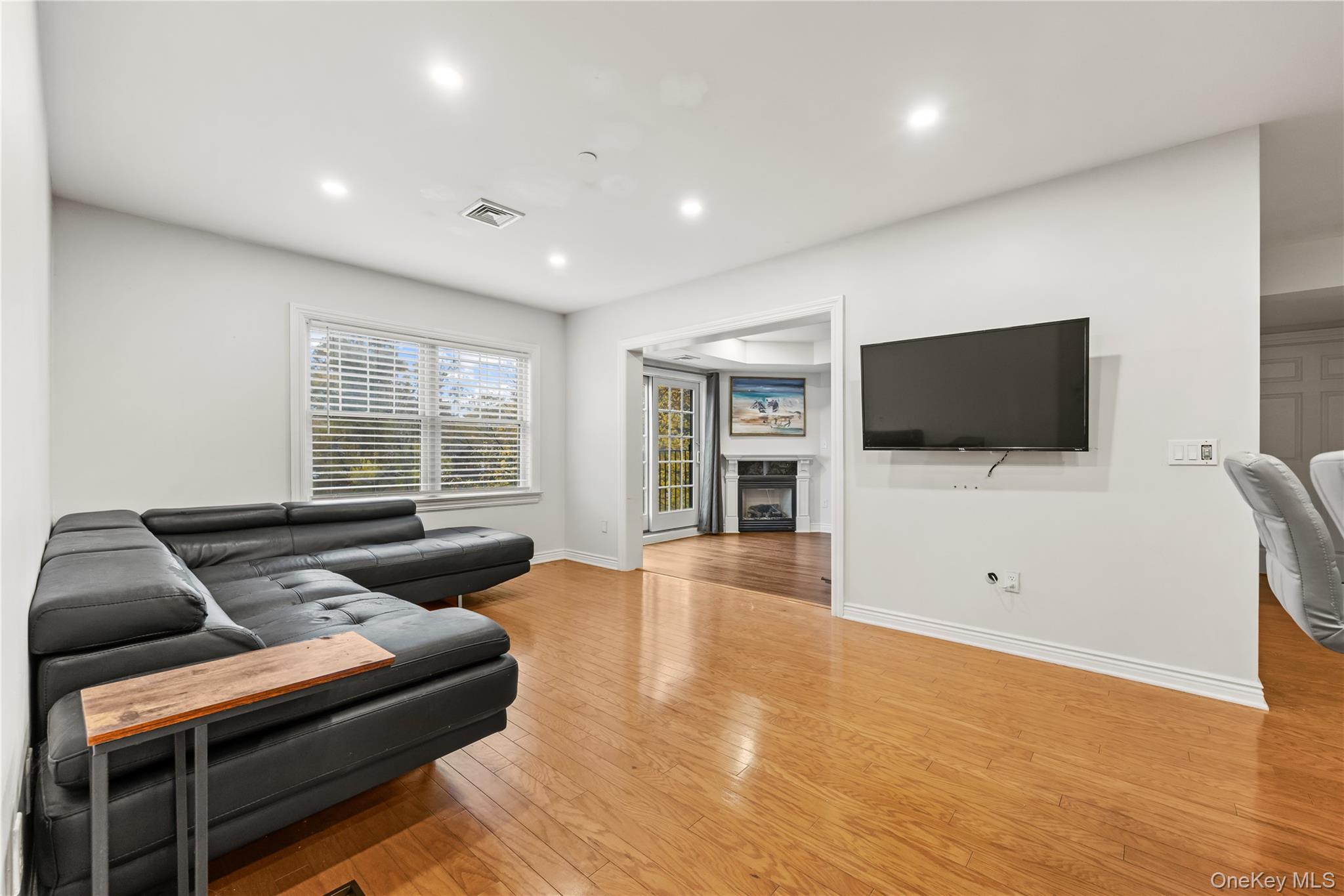 #12 photo, 101 Sheldrake Place, Mamaroneck , NY 10543