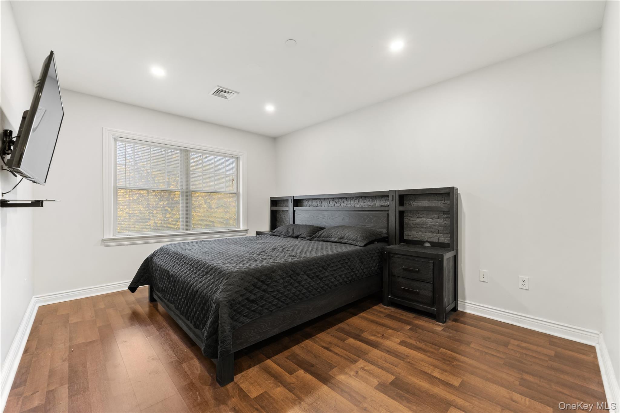 #15 photo, 101 Sheldrake Place, Mamaroneck , NY 10543