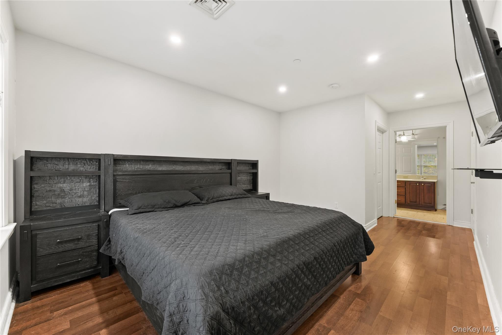 #16 photo, 101 Sheldrake Place, Mamaroneck , NY 10543