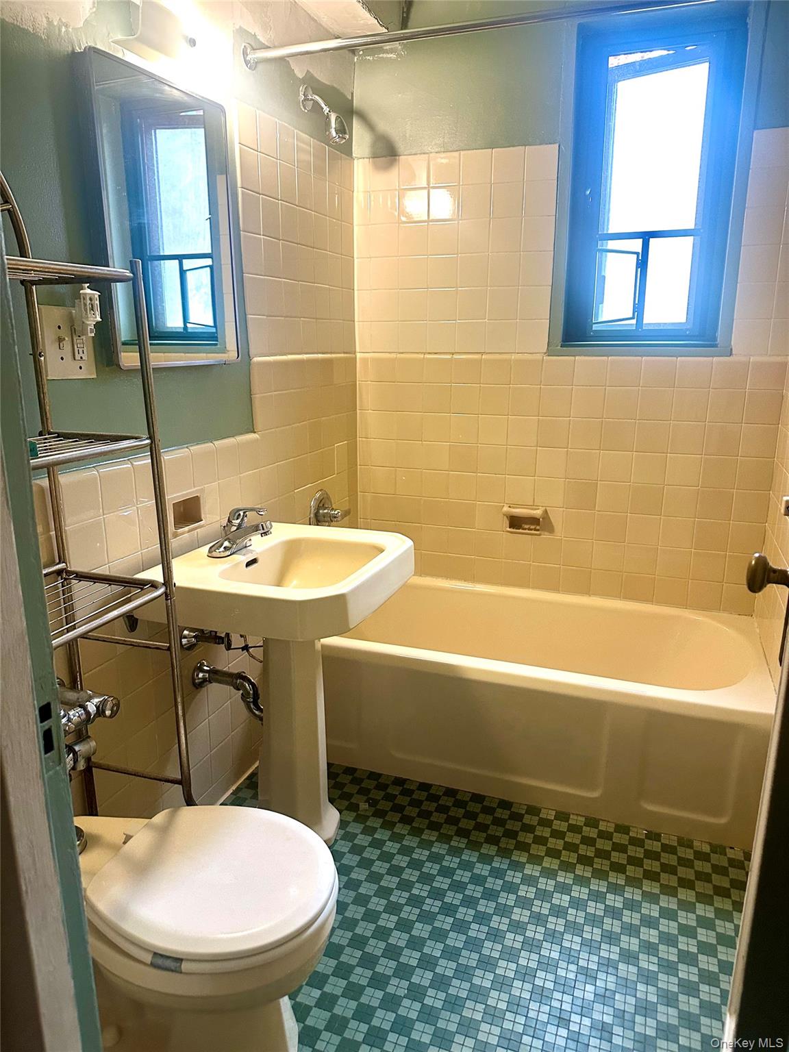 #12 photo, 1545 Unionport Road, Bronx , NY 10462