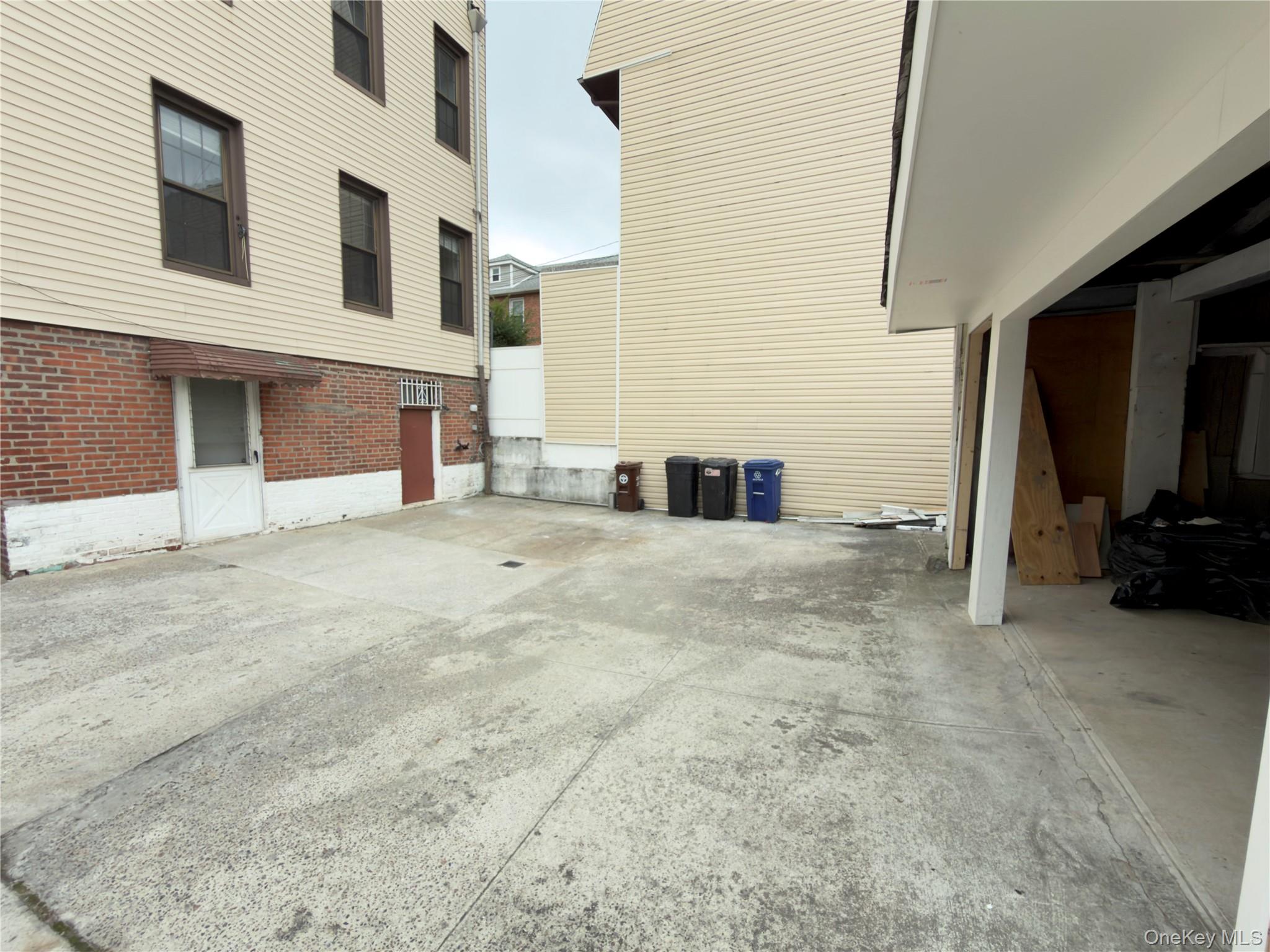 #10 photo, 1725 Paulding Avenue, Bronx , NY 10462