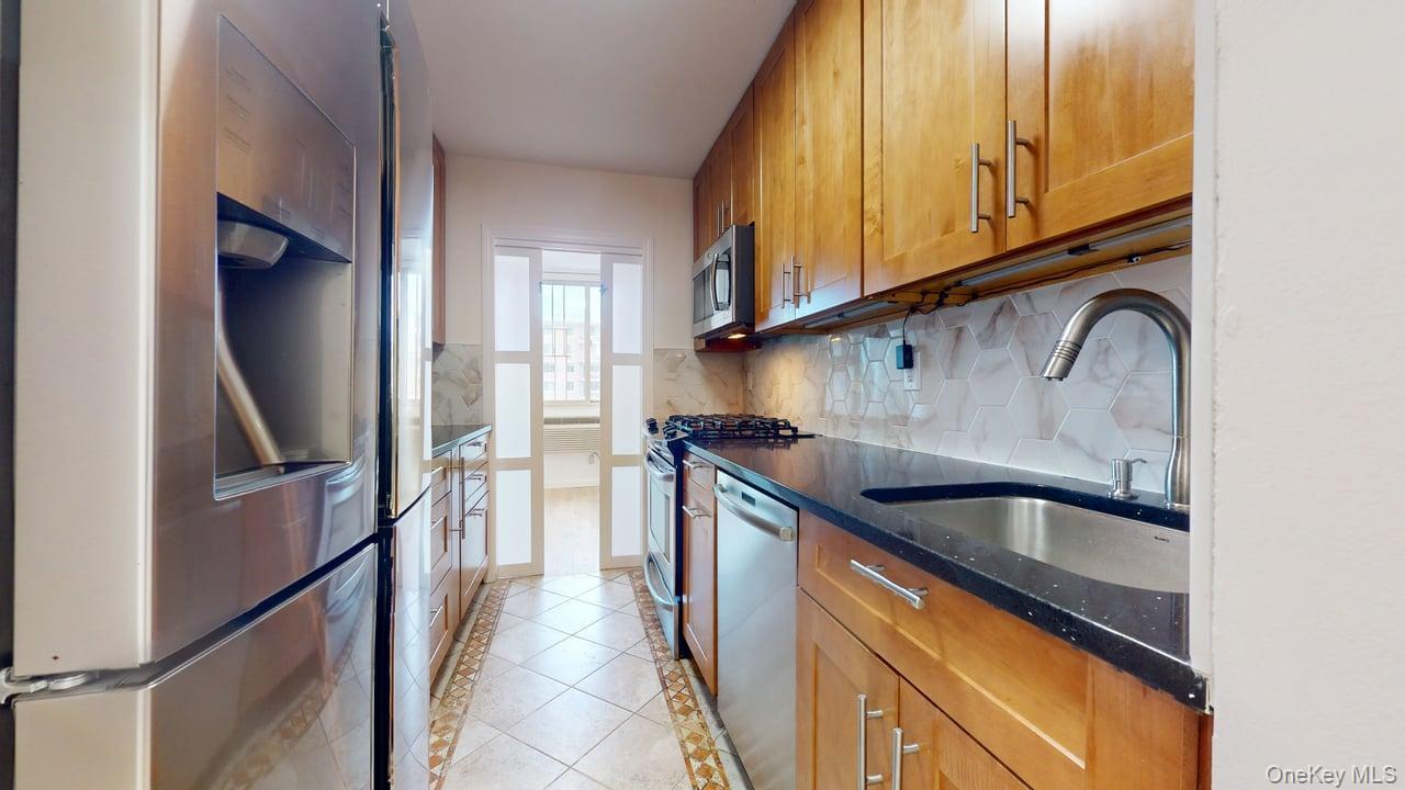 #14 photo, 118-17 Union Turnpike, Forest Hills , NY 11375