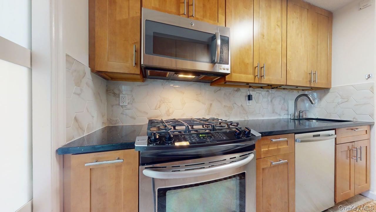 #16 photo, 118-17 Union Turnpike, Forest Hills , NY 11375