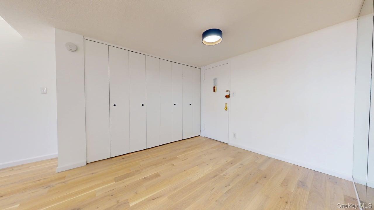 #5 photo, 118-17 Union Turnpike, Forest Hills , NY 11375