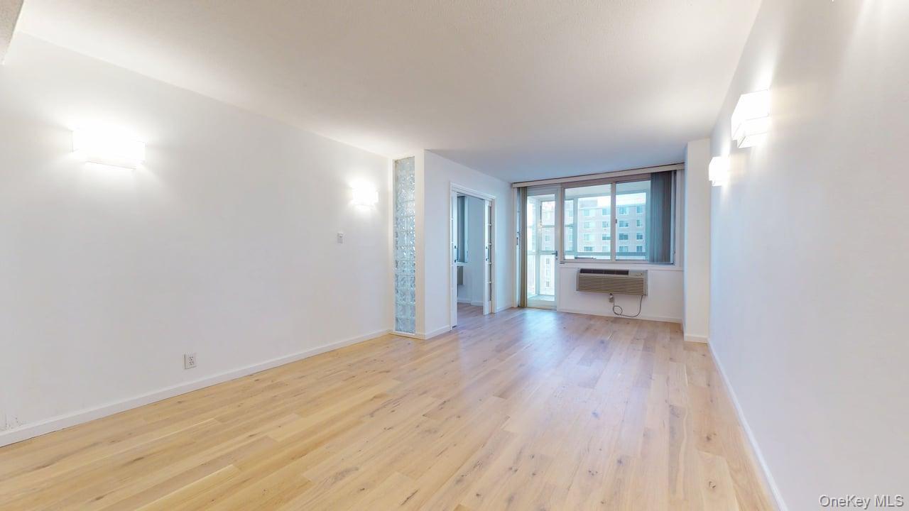 #8 photo, 118-17 Union Turnpike, Forest Hills , NY 11375