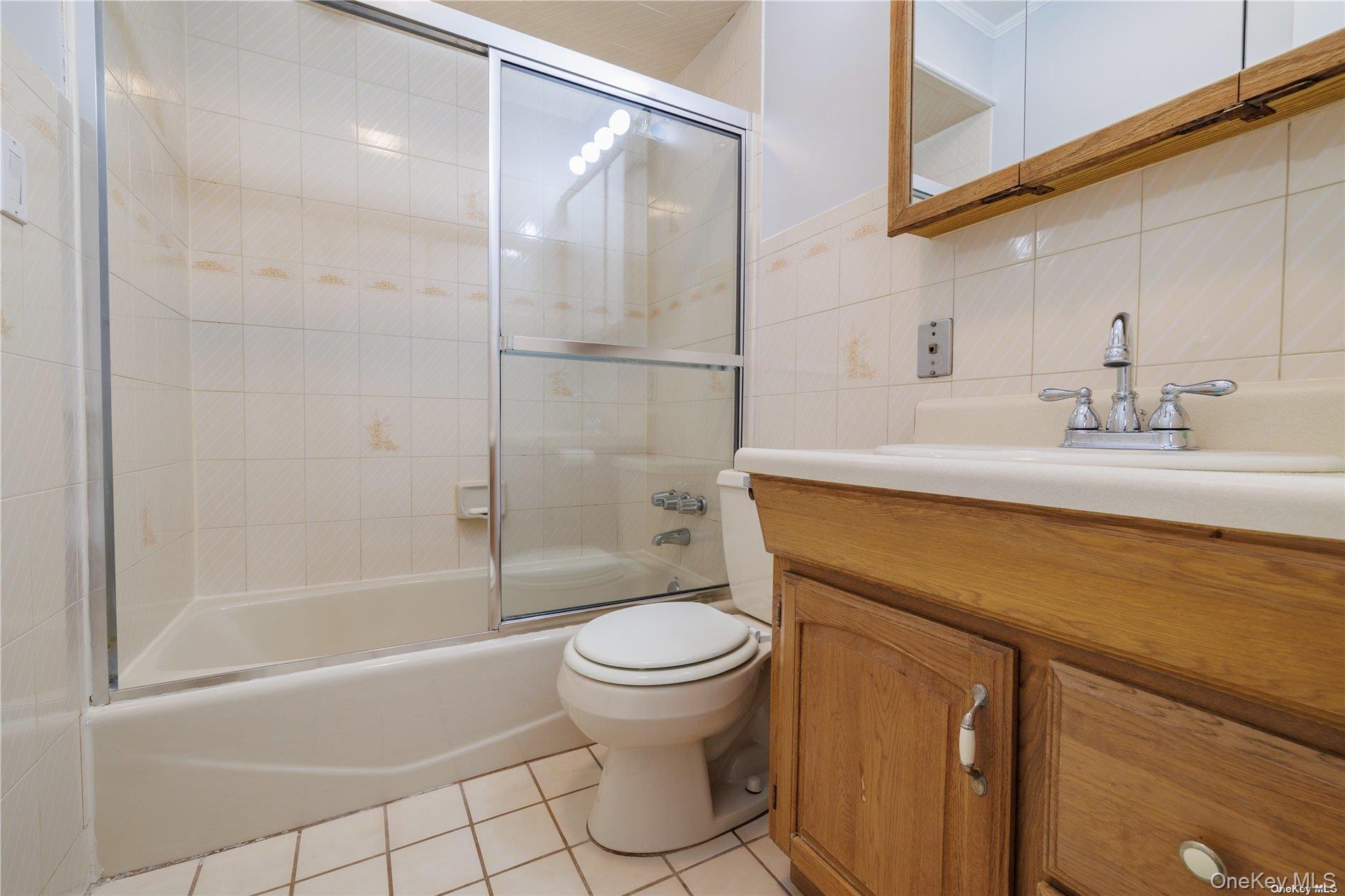 #19 photo, 138 North Forest Avenue, Rockville Centre , NY 11570