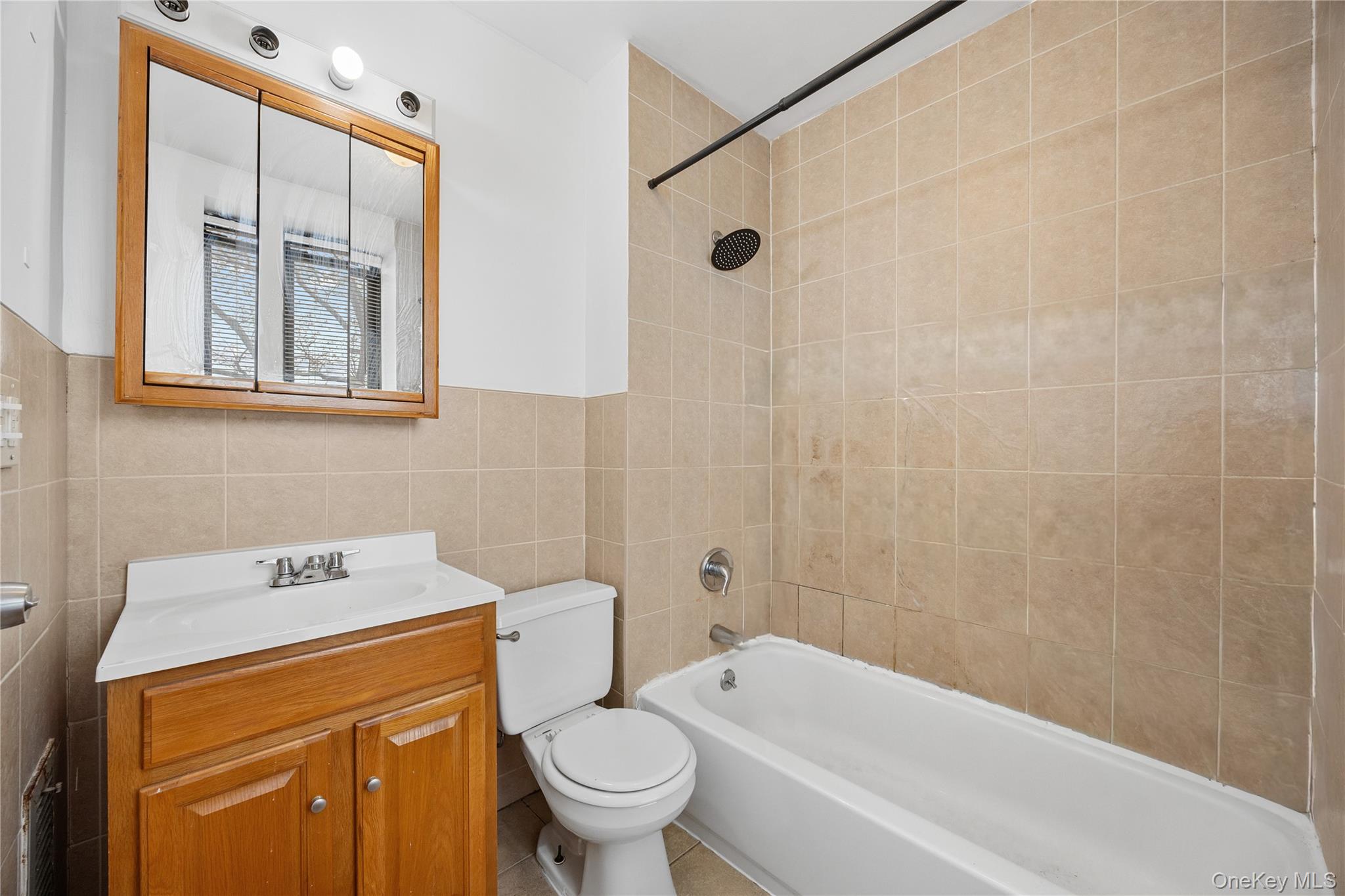 #7 photo, 71-11 68th Street, Ridgewood , NY 11385