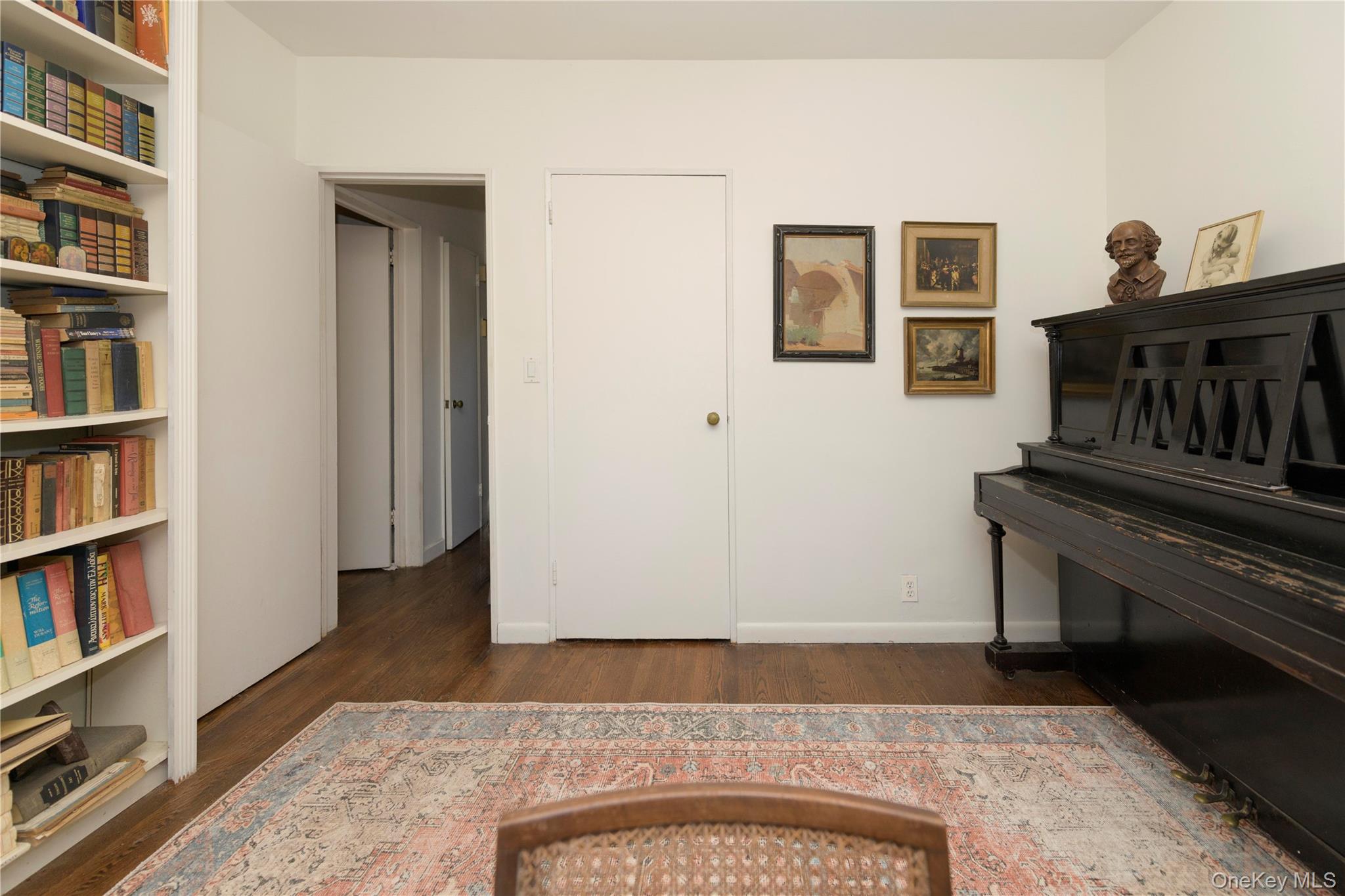 #15 photo, 301 Park Lane, Little Neck , NY 11363