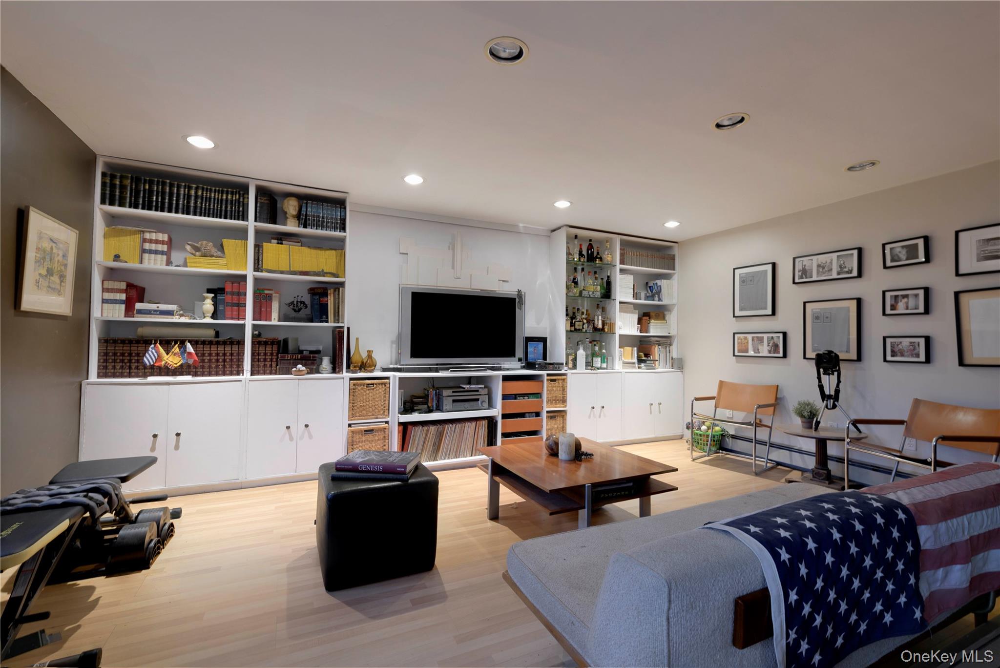 #18 photo, 301 Park Lane, Little Neck , NY 11363