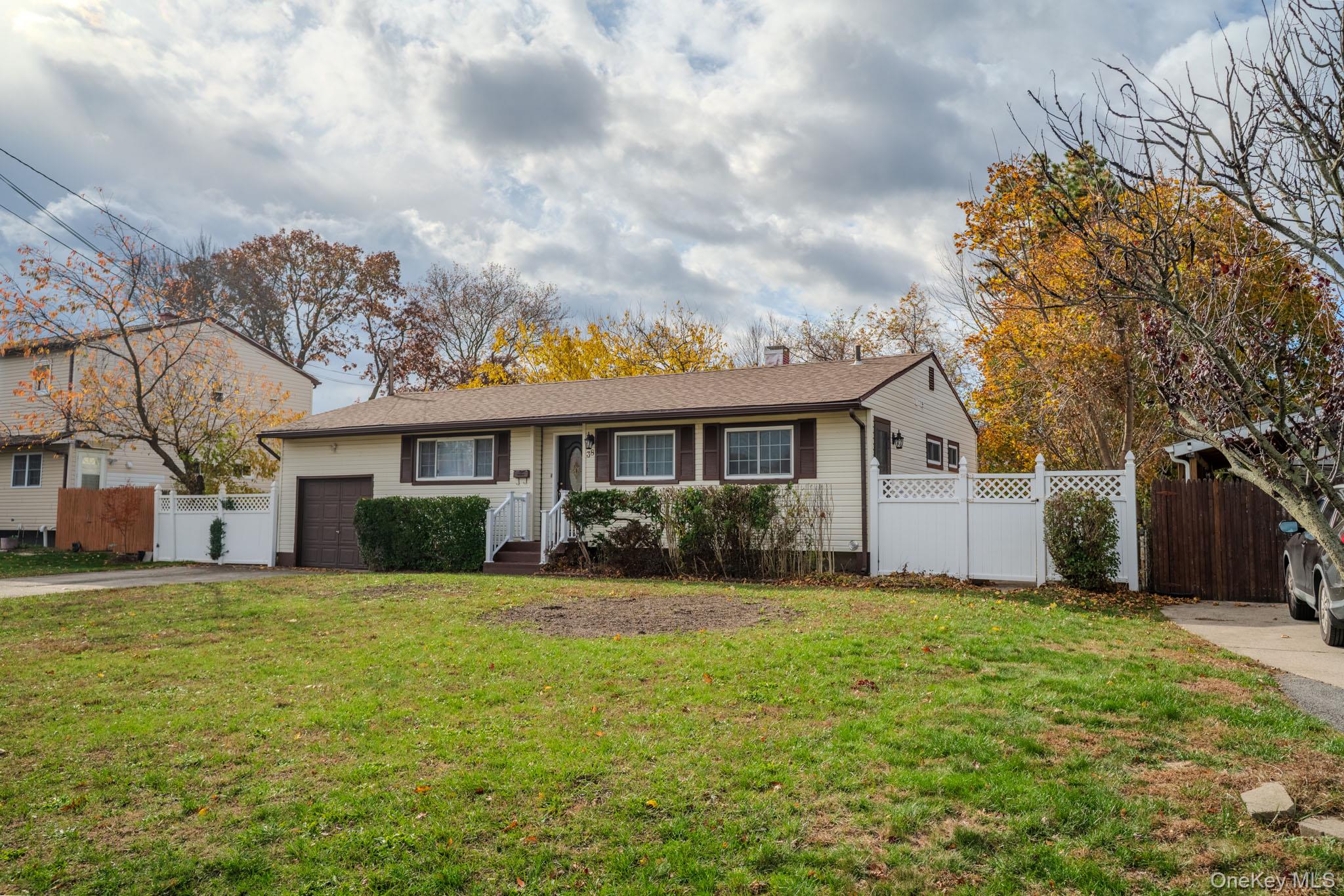 #2 photo, 38 Arlene Drive, Brentwood , NY 11717