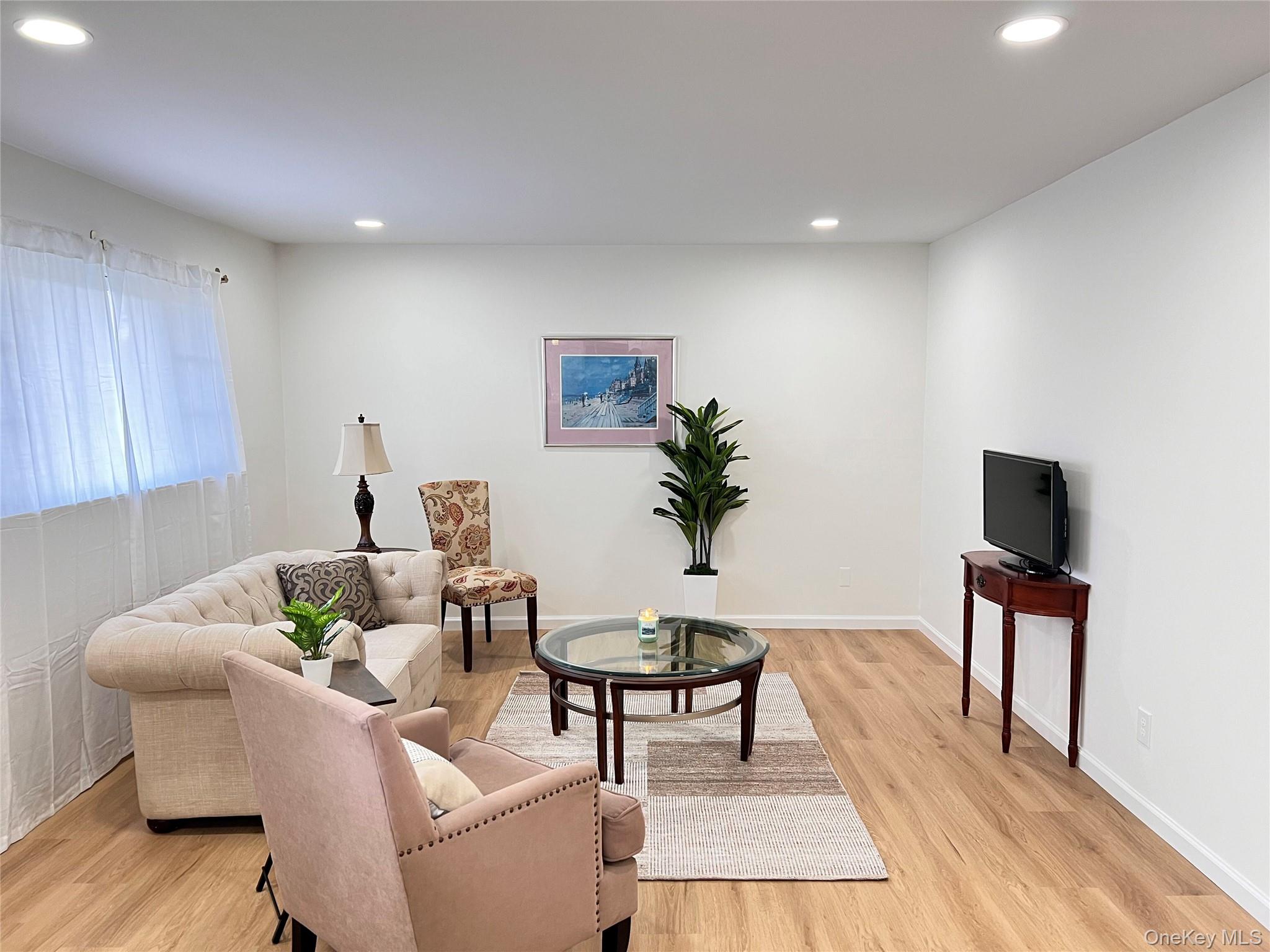 #4 photo, 38 Arlene Drive, Brentwood , NY 11717