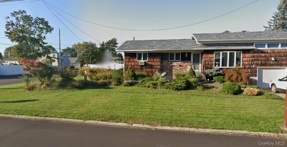 #2 photo, 185 Throop Street, West Babylon , NY 11704