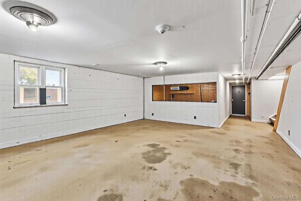 #11 photo, 61-12 Main Street, Flushing , NY 11358