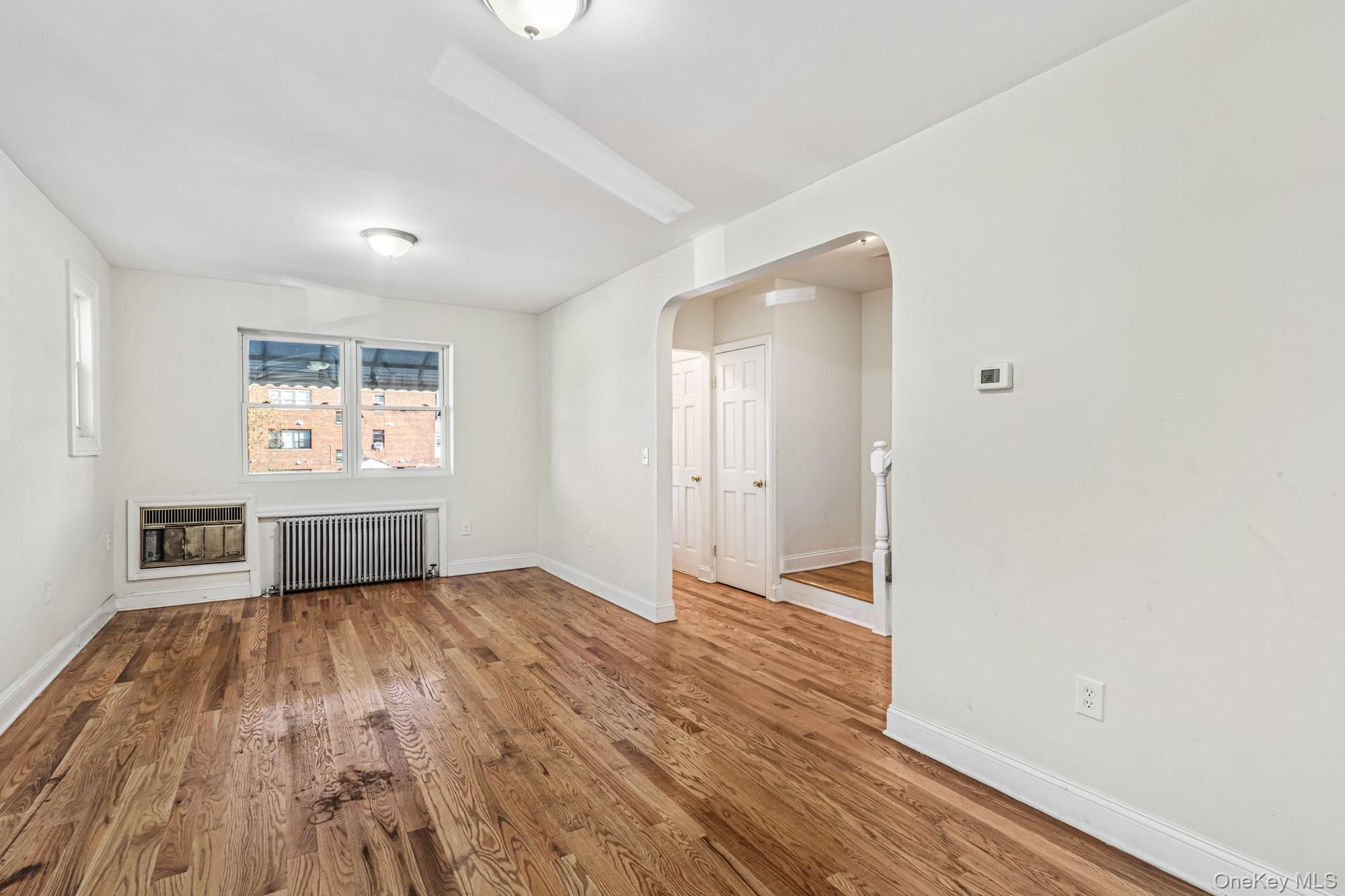 #3 photo, 61-12 Main Street, Flushing , NY 11358