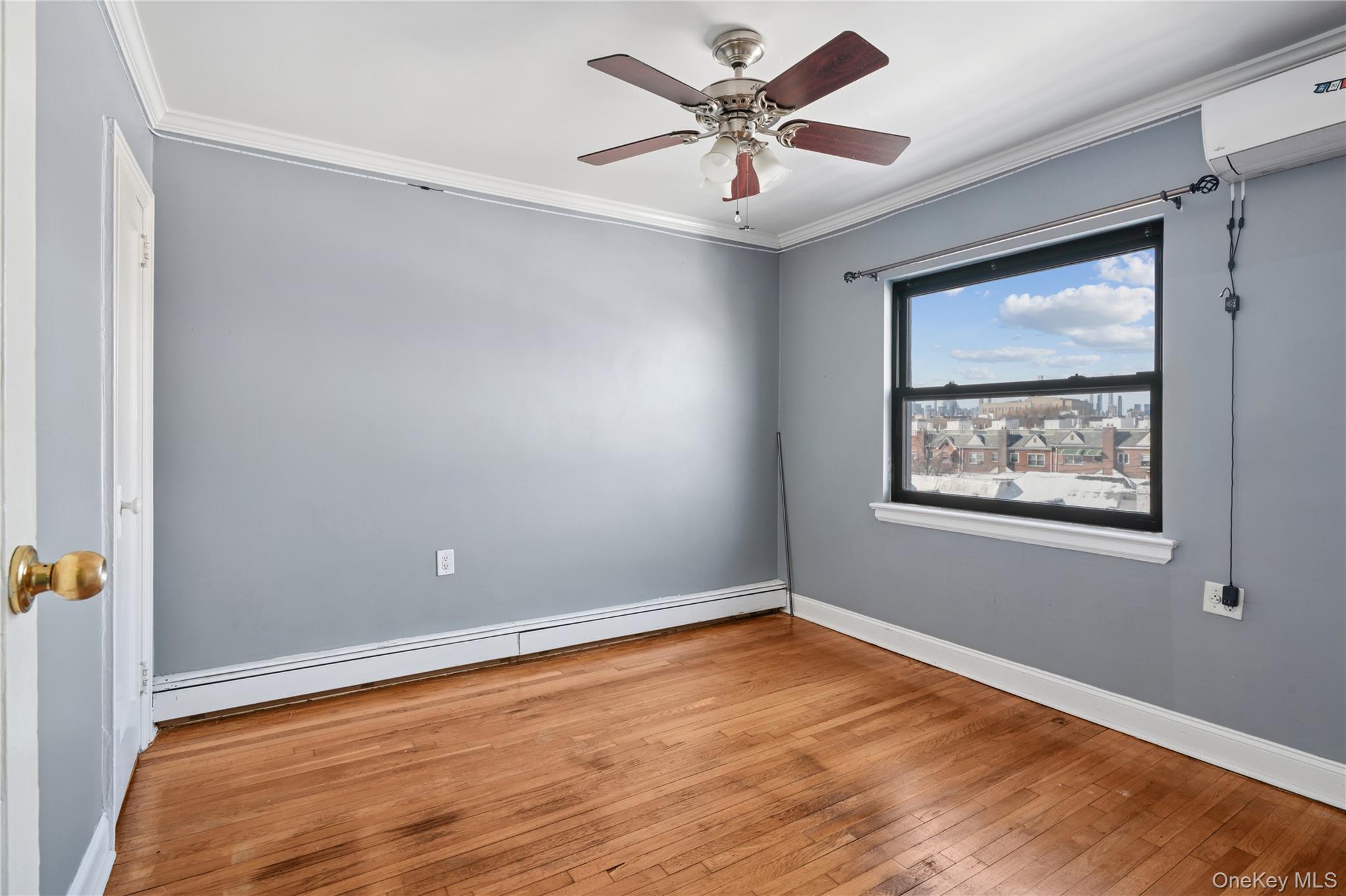 #11 photo, 3018 Hobart Street, Woodside , NY 11377