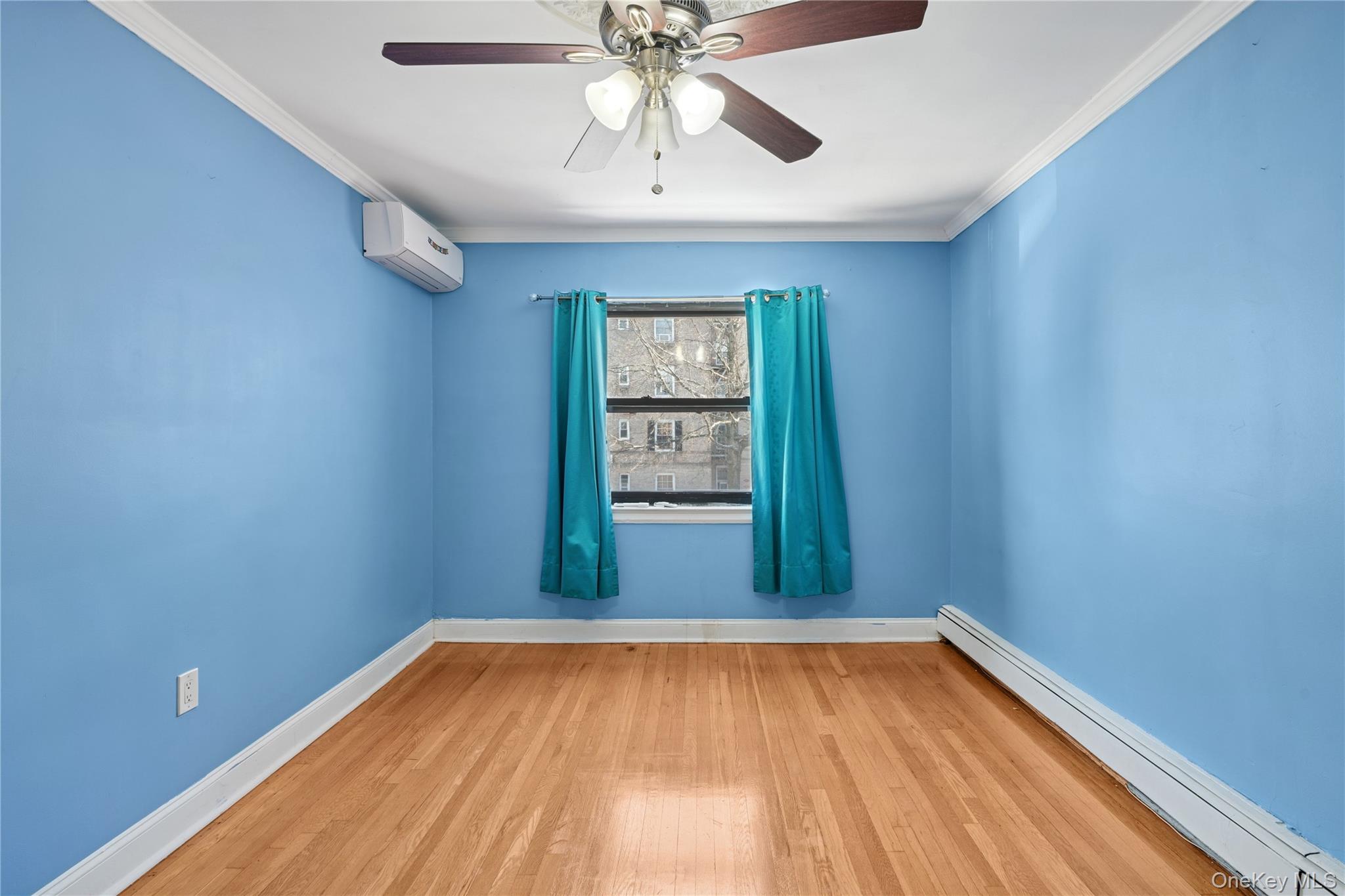 #12 photo, 3018 Hobart Street, Woodside , NY 11377