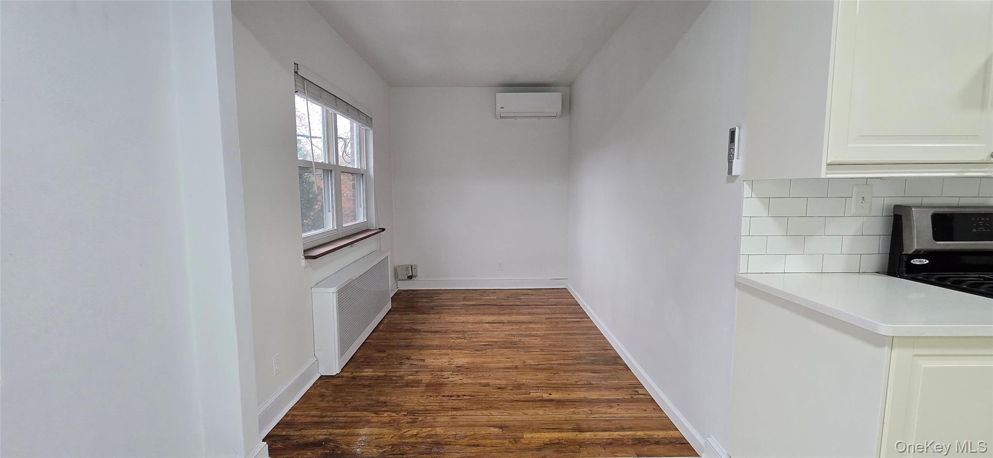 #4 photo, 4019 196 th Street, Flushing , NY 11358