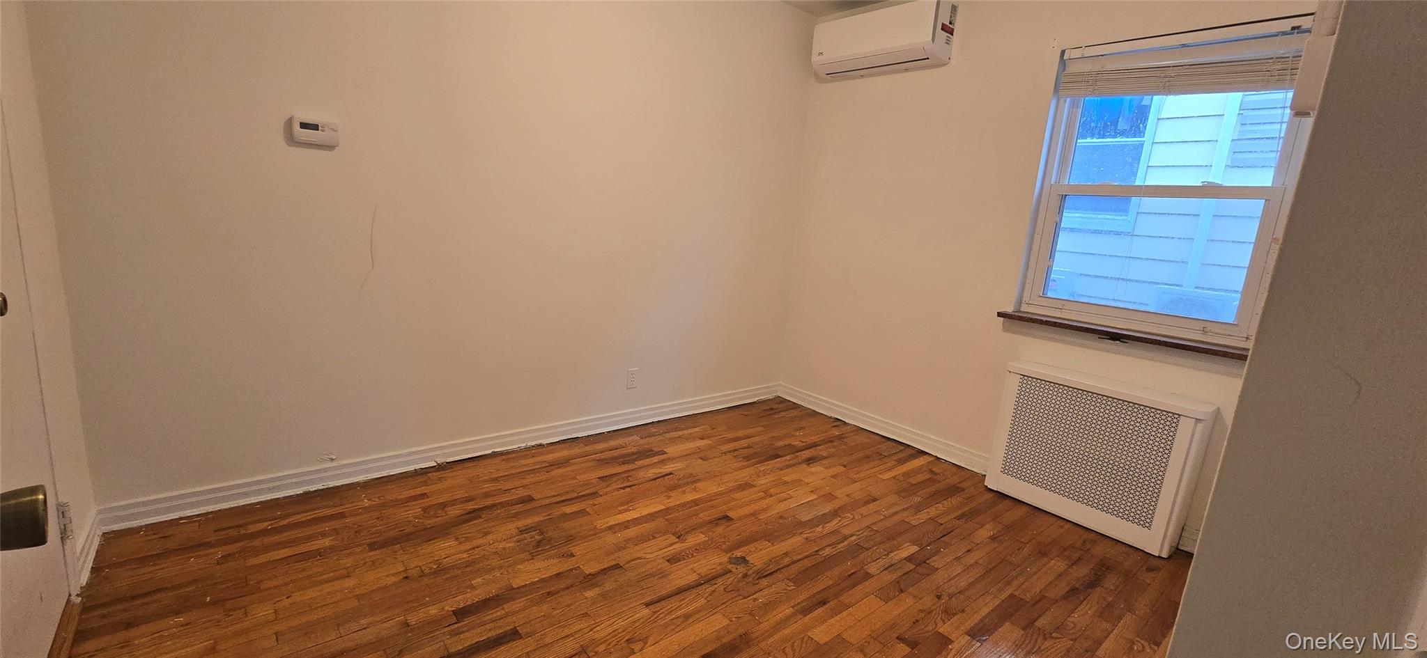 #7 photo, 4019 196 th Street, Flushing , NY 11358