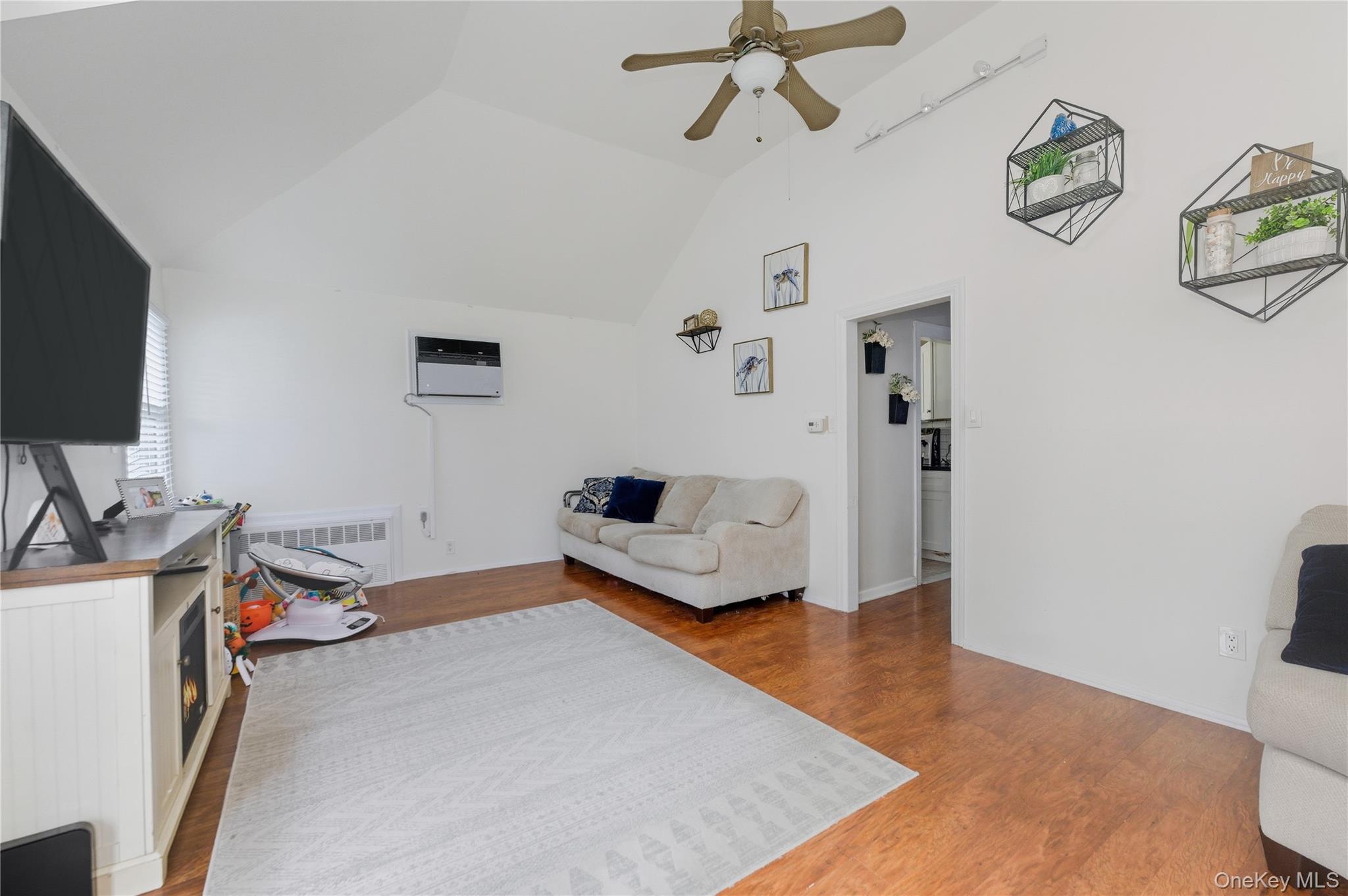 #5 photo, 90 Connecticut Avenue, Long Beach , NY 11561