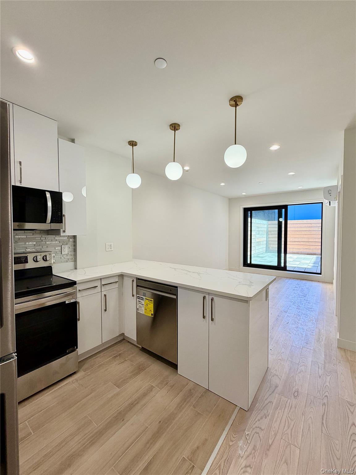 #6 photo, 40-09 29th Street, Long Island City , NY 11101