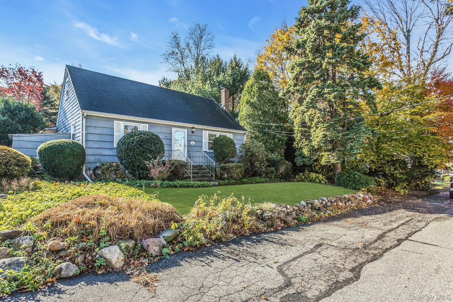 #4 photo, 12 Violet Road, Bayville , NY 11709