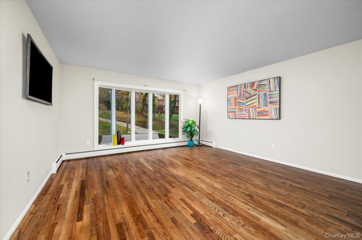 #5 photo, 183 Hudson Terrace, Yonkers , NY 10701