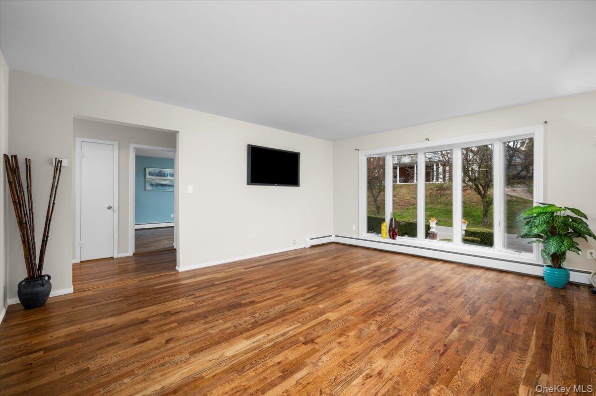 #6 photo, 183 Hudson Terrace, Yonkers , NY 10701