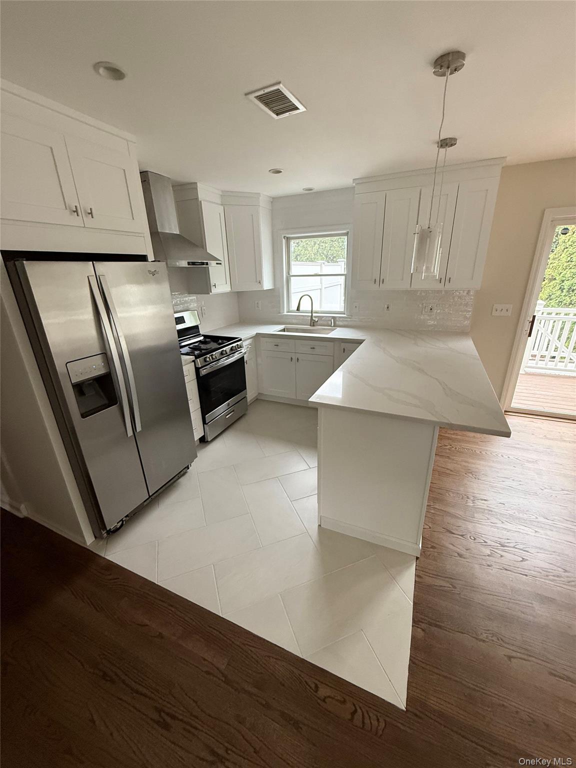 #5 photo, 114 Sterling Avenue, Harrison , NY 10528