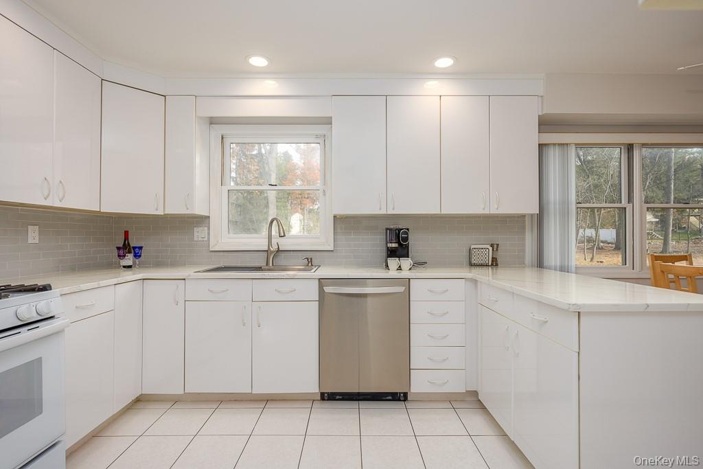 #8 photo, 3 Spirea Lane, New City , NY 10956