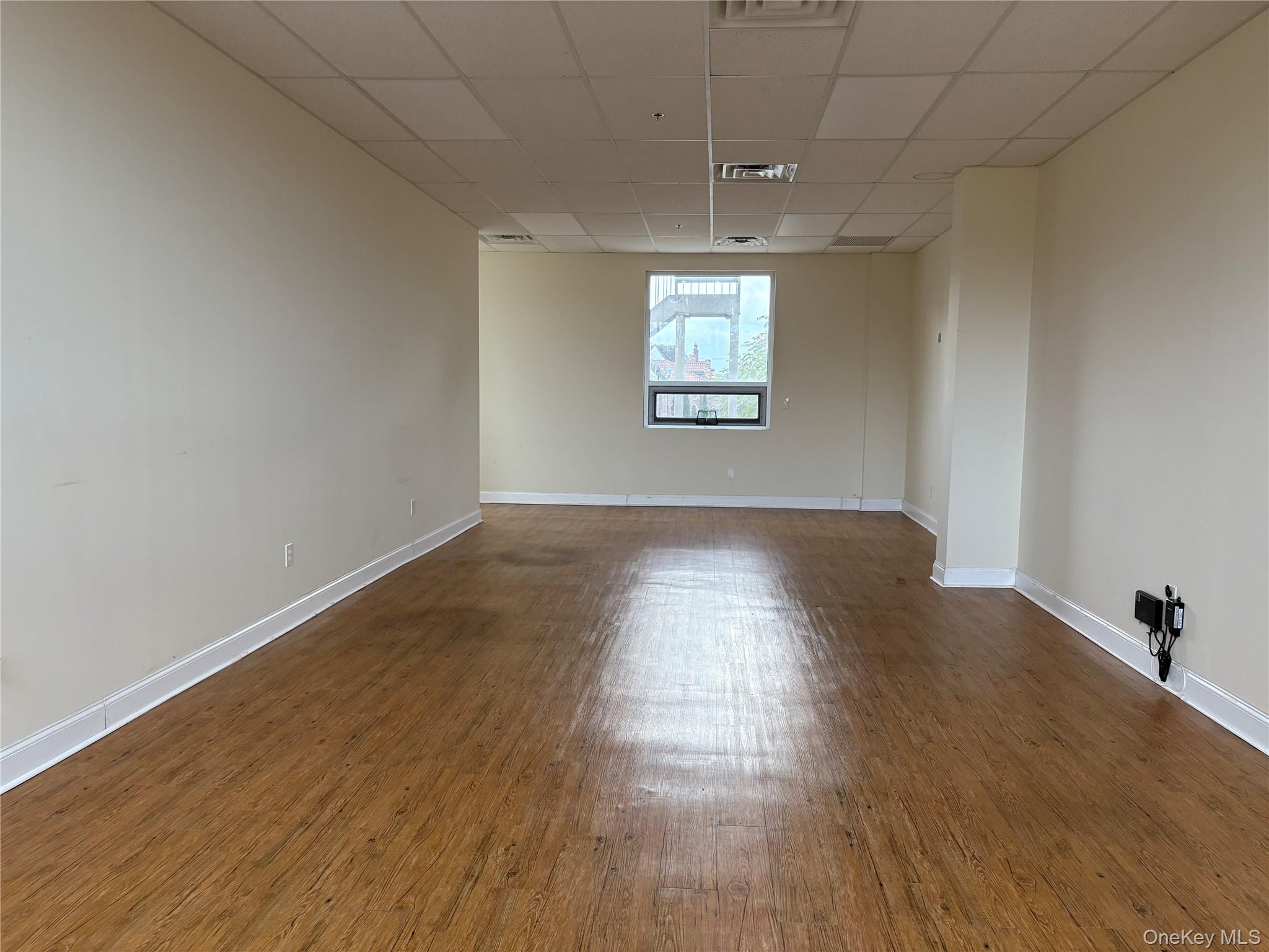 #5 photo, 192-14 Northern Boulevard, Flushing , NY 11358