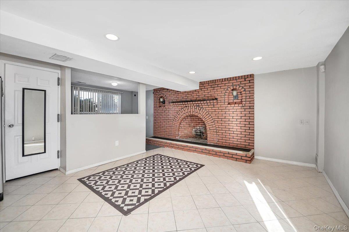 #17 photo, 19 Biscayne Drive, Selden , NY 11784