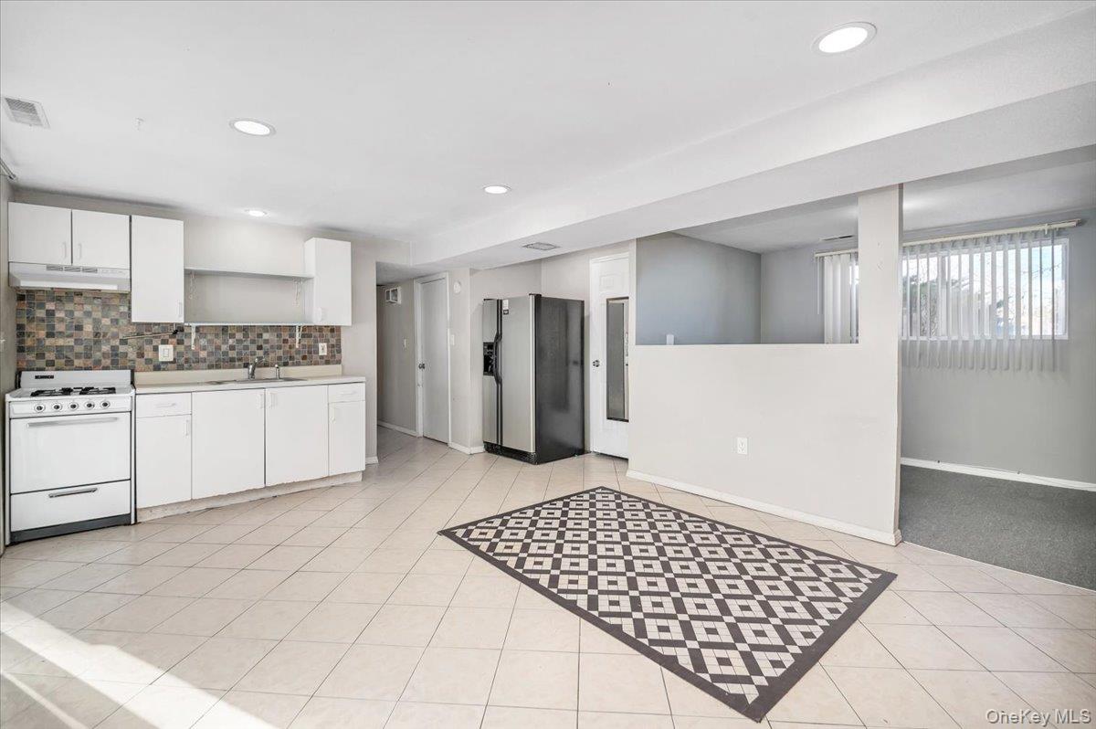 #19 photo, 19 Biscayne Drive, Selden , NY 11784