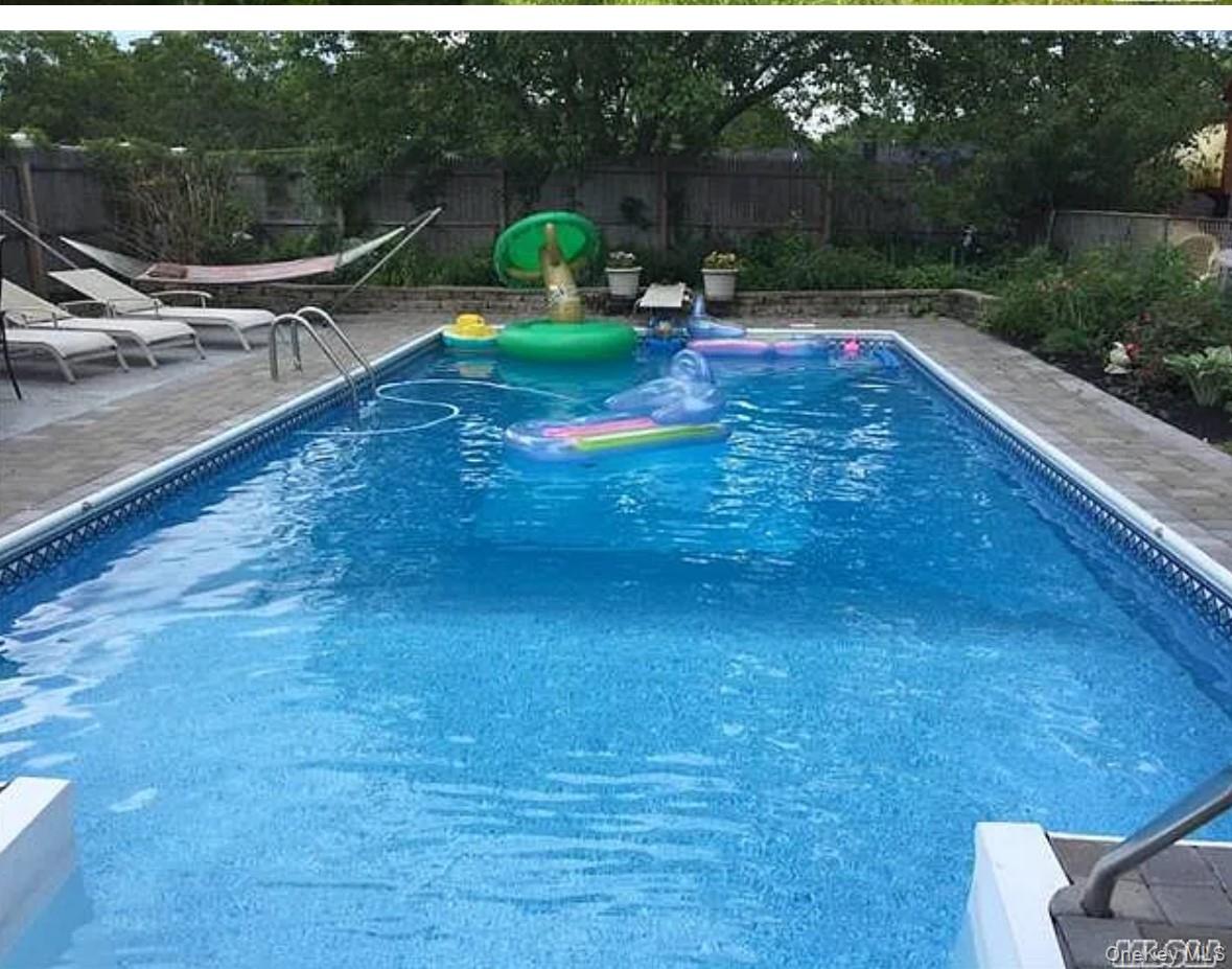 #3 photo, 19 Biscayne Drive, Selden , NY 11784