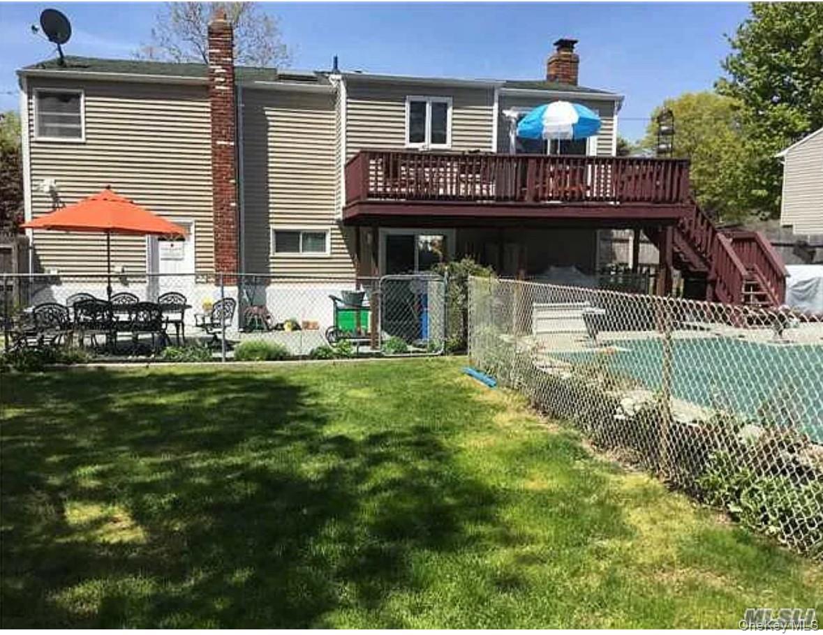 #4 photo, 19 Biscayne Drive, Selden , NY 11784