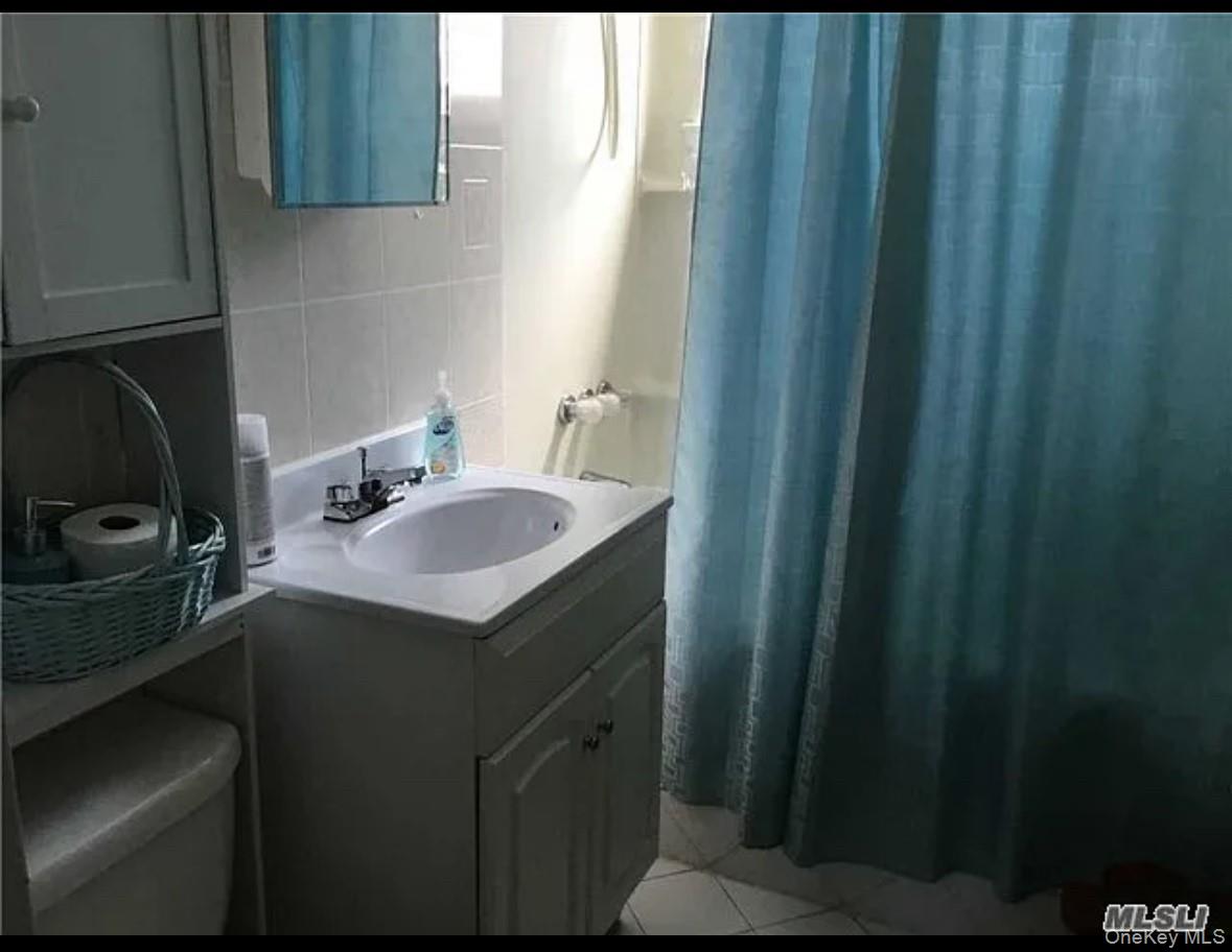 #5 photo, 19 Biscayne Drive, Selden , NY 11784