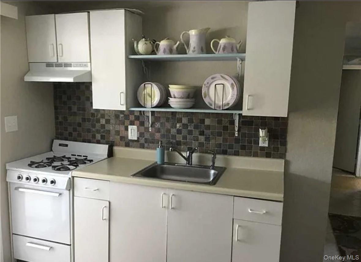 #7 photo, 19 Biscayne Drive, Selden , NY 11784