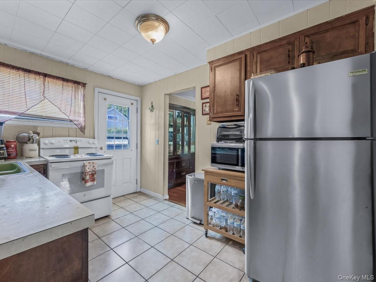 #8 photo, 205 Lenox Road, Huntington Station , NY 11746