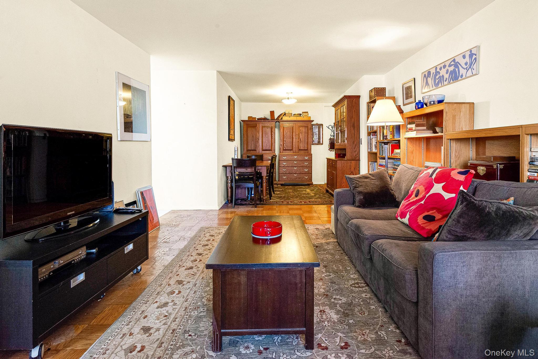 #10 photo, 70-25 Yellowstone Boulevard, Forest Hills , NY 11375