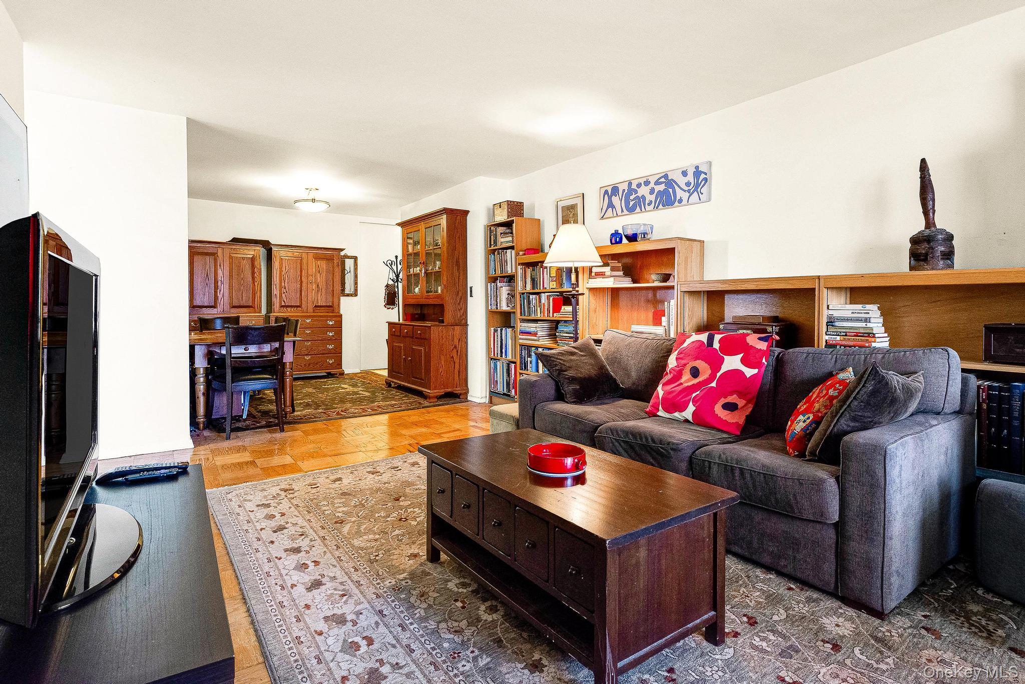 #15 photo, 70-25 Yellowstone Boulevard, Forest Hills , NY 11375