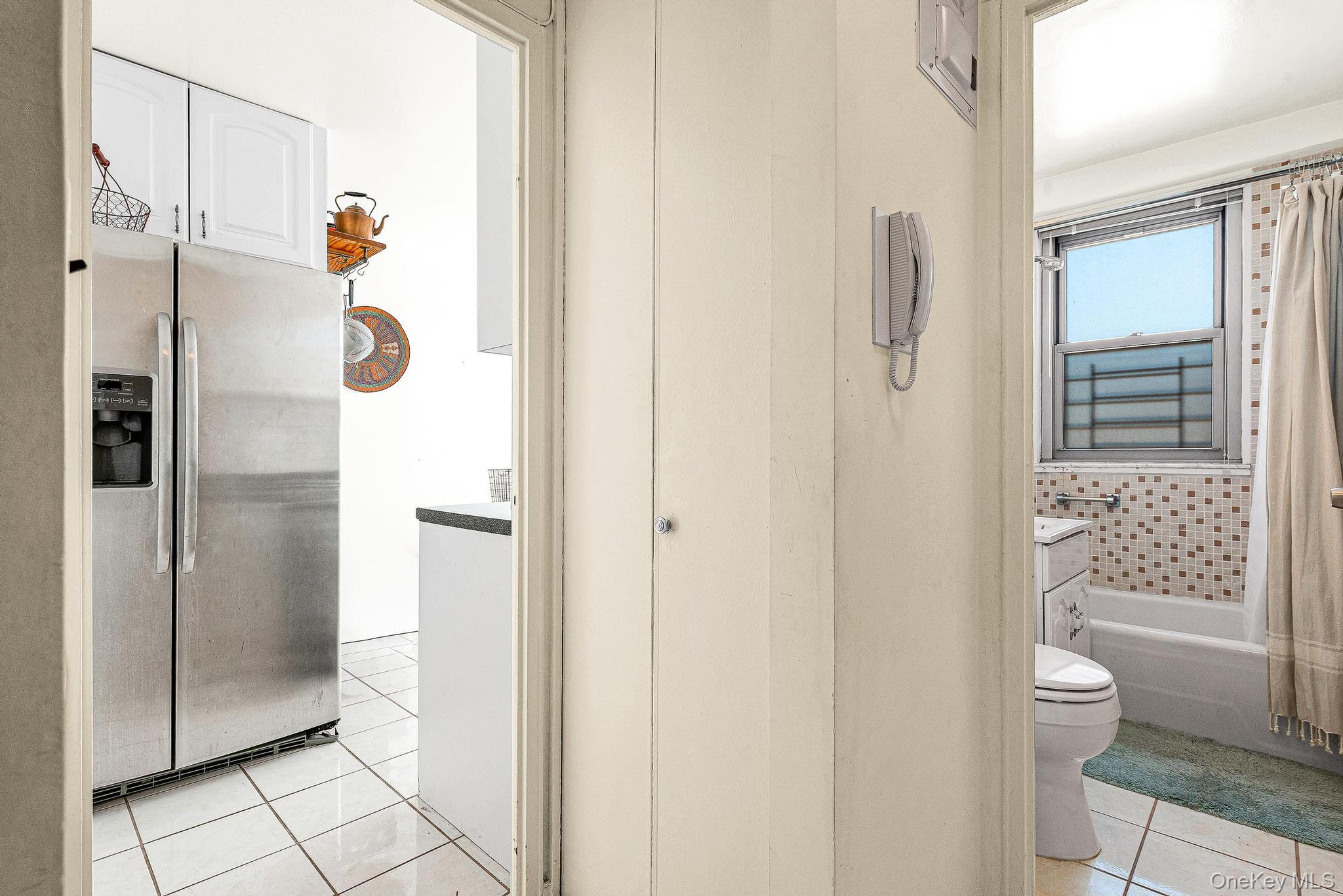 #17 photo, 70-25 Yellowstone Boulevard, Forest Hills , NY 11375