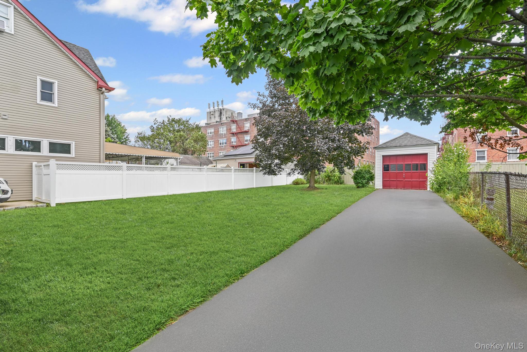 #3 photo, 30 Temple Street, Williston Park , NY 11596