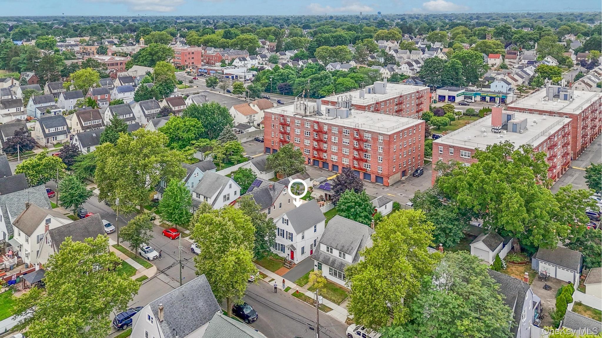 #4 photo, 30 Temple Street, Williston Park , NY 11596