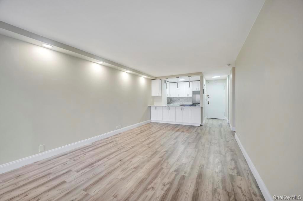 #11 photo, 15038 Union Turnpike, Kew Garden Hills , NY 11367