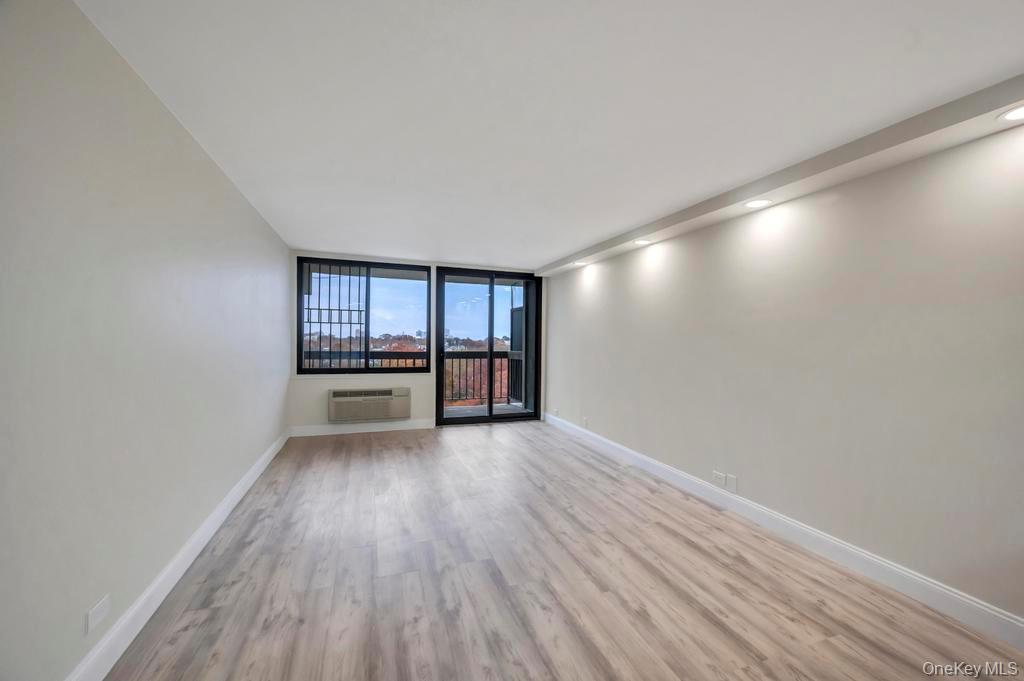 #12 photo, 15038 Union Turnpike, Kew Garden Hills , NY 11367