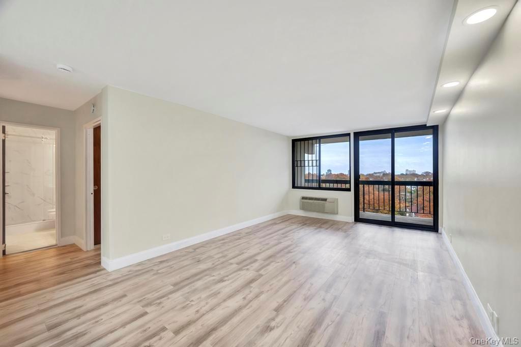 #14 photo, 15038 Union Turnpike, Kew Garden Hills , NY 11367