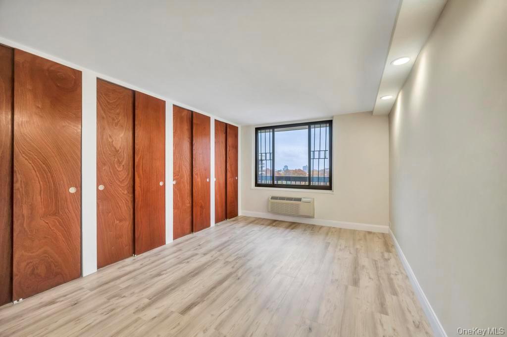 #18 photo, 15038 Union Turnpike, Kew Garden Hills , NY 11367