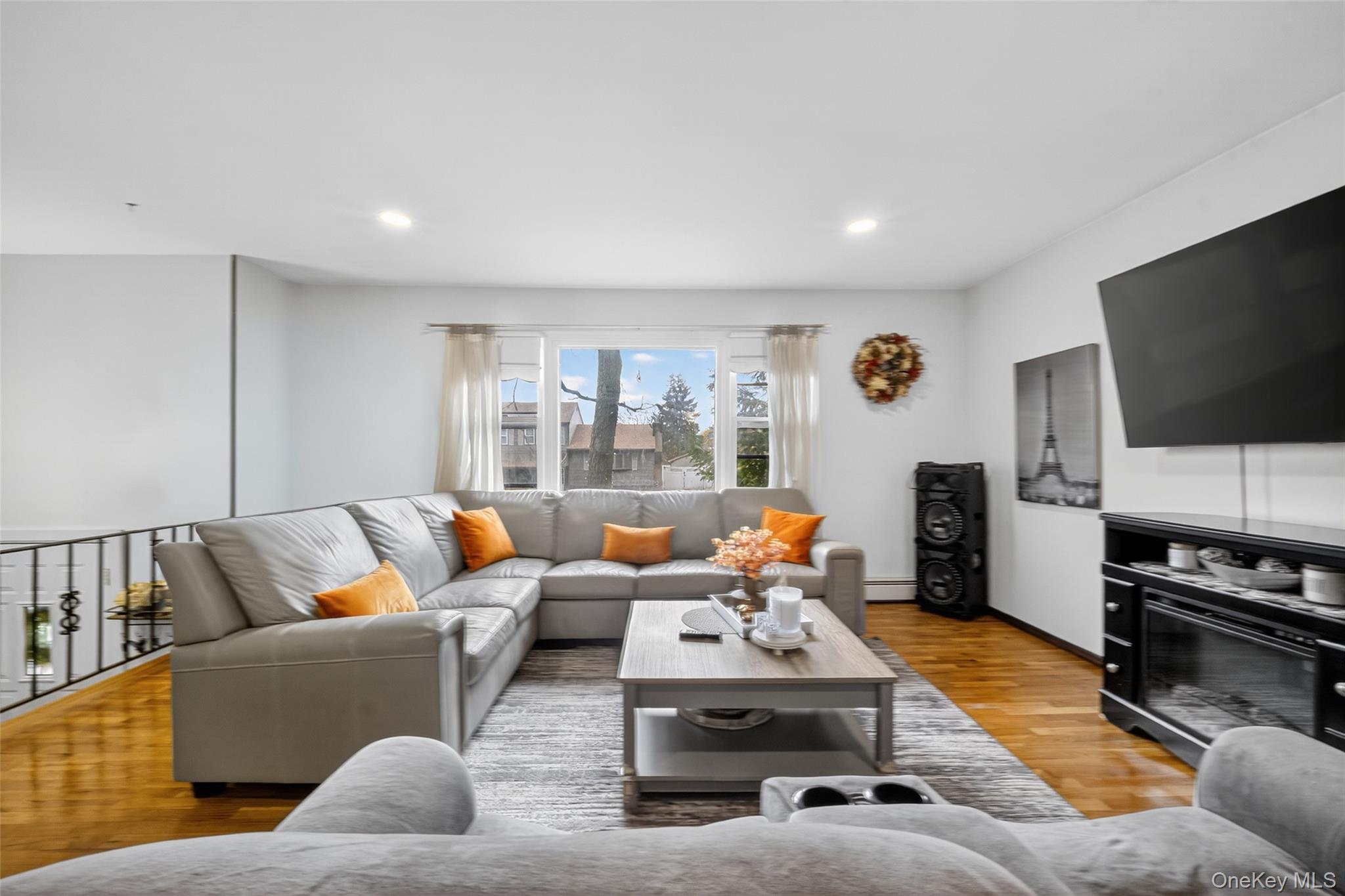 #8 photo, 404 Carlton Circle, New Windsor , NY 12553