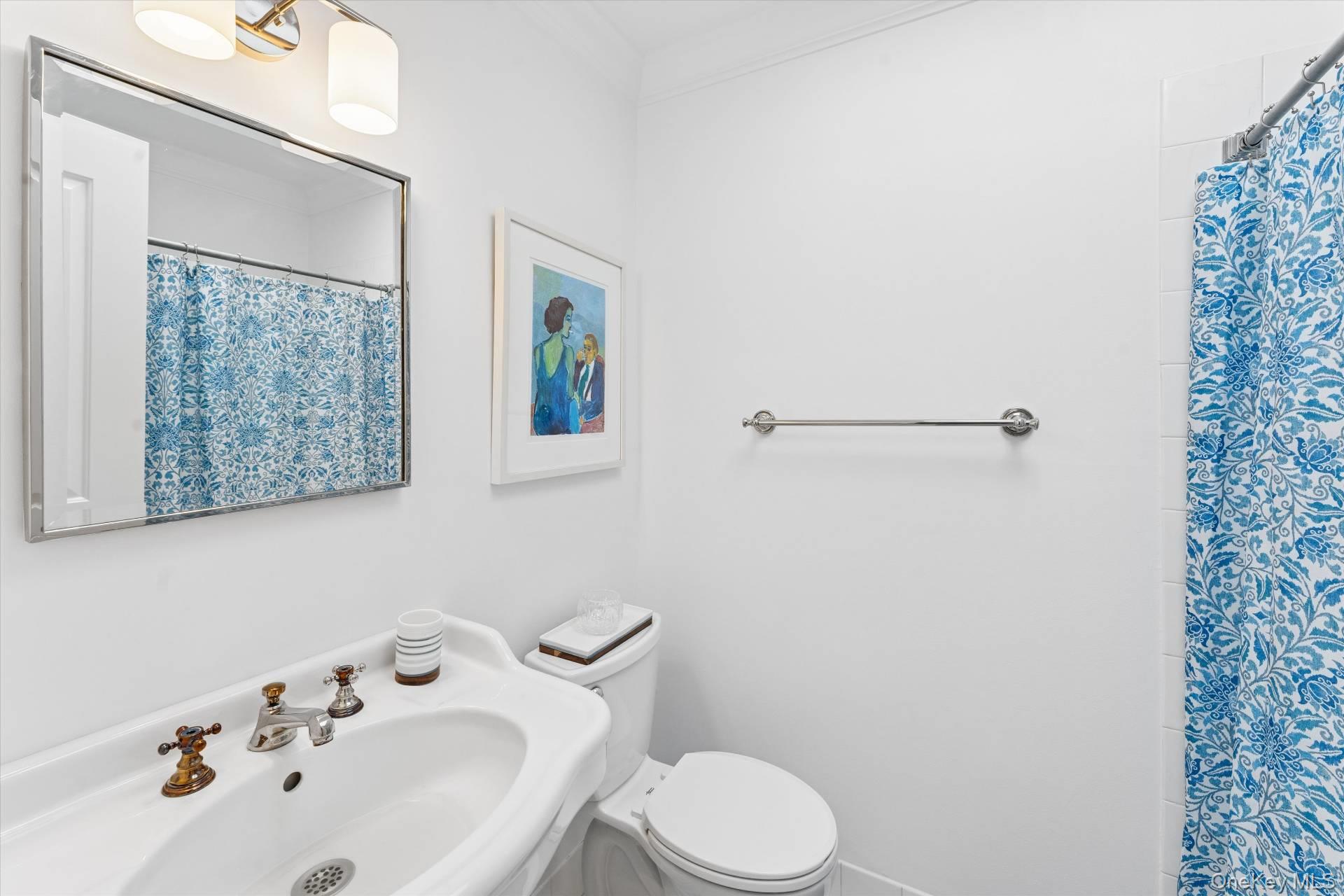 #19 photo, 129 Oneck Lane, Westhampton Beach , NY 11978