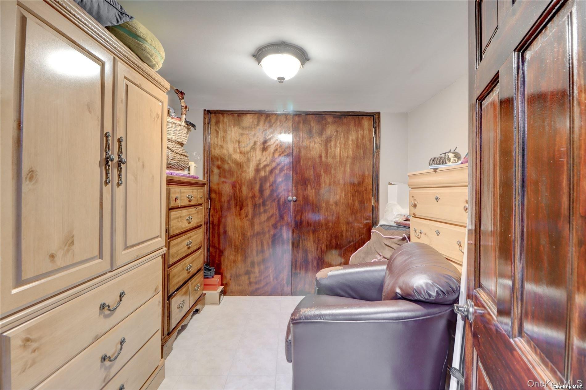 #17 photo, 338 Cold Spring Road, Syosset , NY 11791